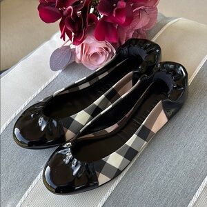 Burberry  Patent Check Ballet Flat Shoe Girls size 3.5